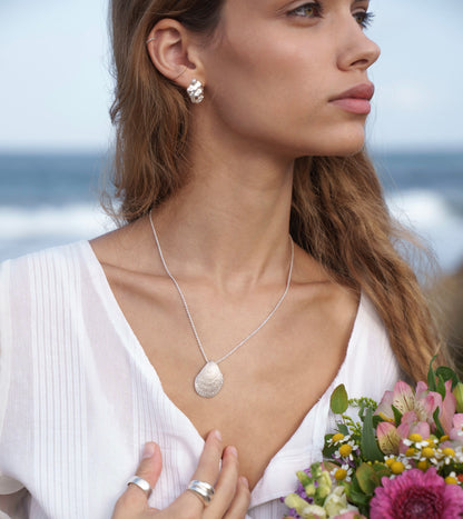Concha earrings