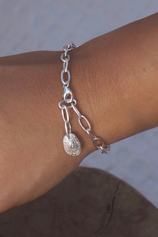 Tiny Patella bracelet